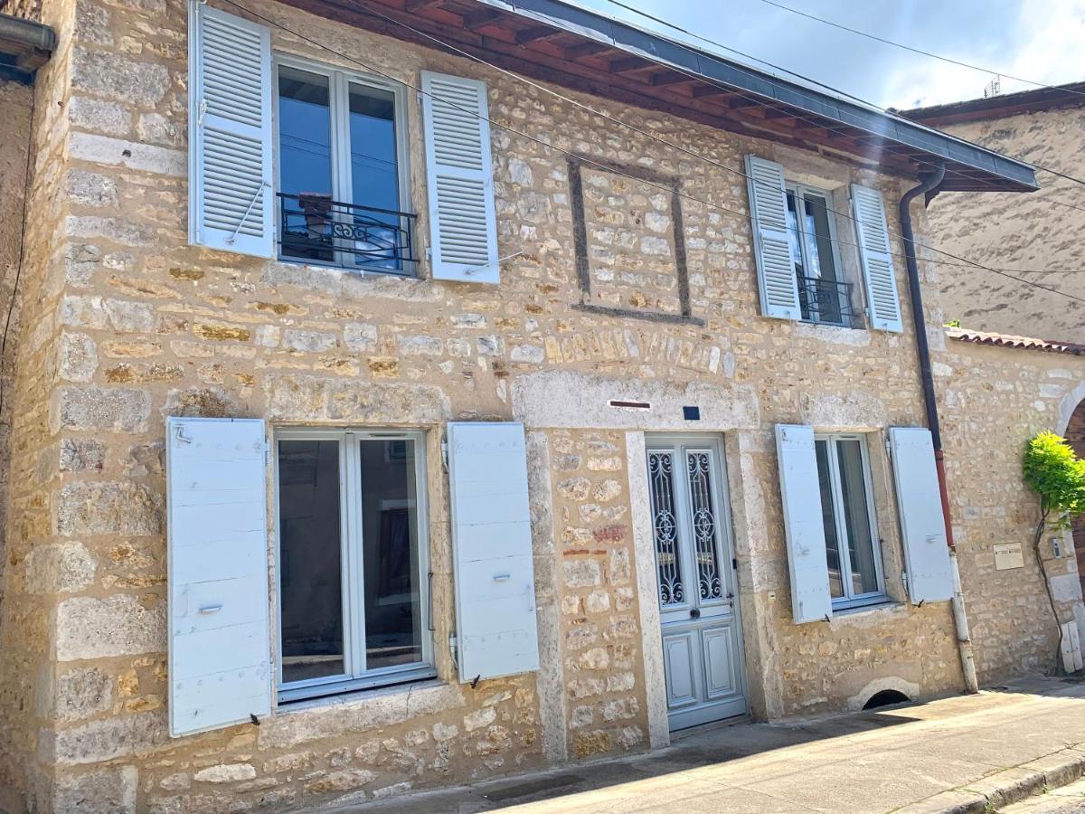 Gite Cosy Avec Jacuzzi Classe 3 Etoiles Poncin Exteriér fotografie